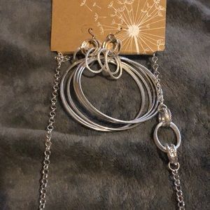Beautiful necklace earrings and bracelet set NWT silvertone